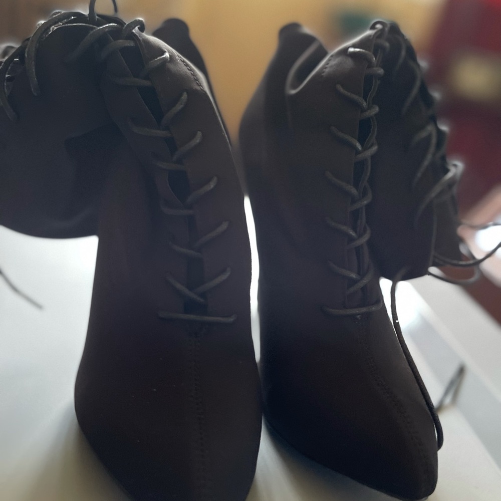 BLACK LACEUP BOOTIES | EGOshoes